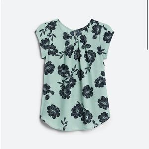 41 HAWTHORN PLEAT FRONT SEAFOAM GREEN AND BLACK FLORAL BLOUSE
